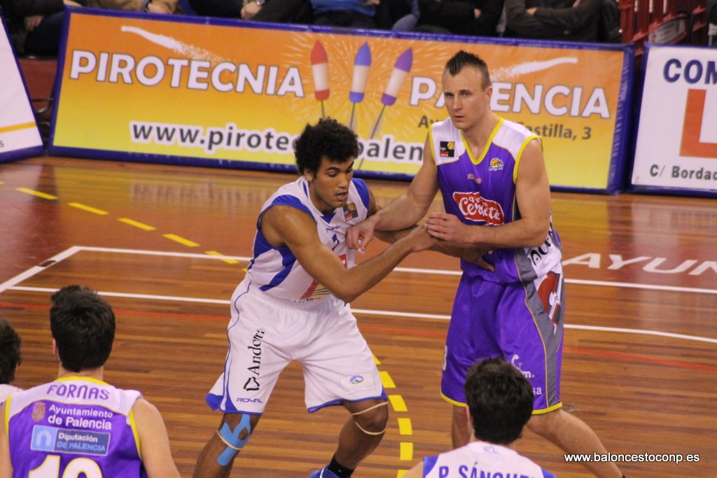 Porzingis en el partido ante Andorra. Foto www.baloncestoconp.es