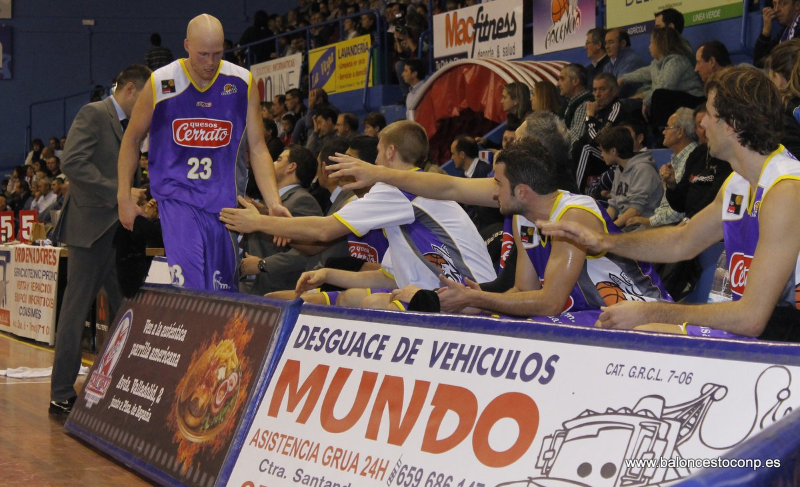 Tveidt se estrena en el Trofeo de la Peña Basket Morao. Foto www.baloncestoconp.es