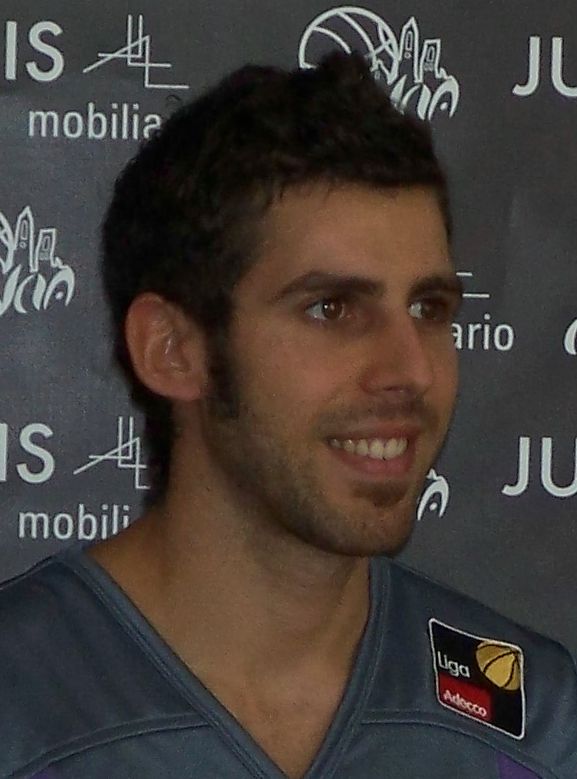 Adrian Fuentes en la presentación de Palencia Baloncesto