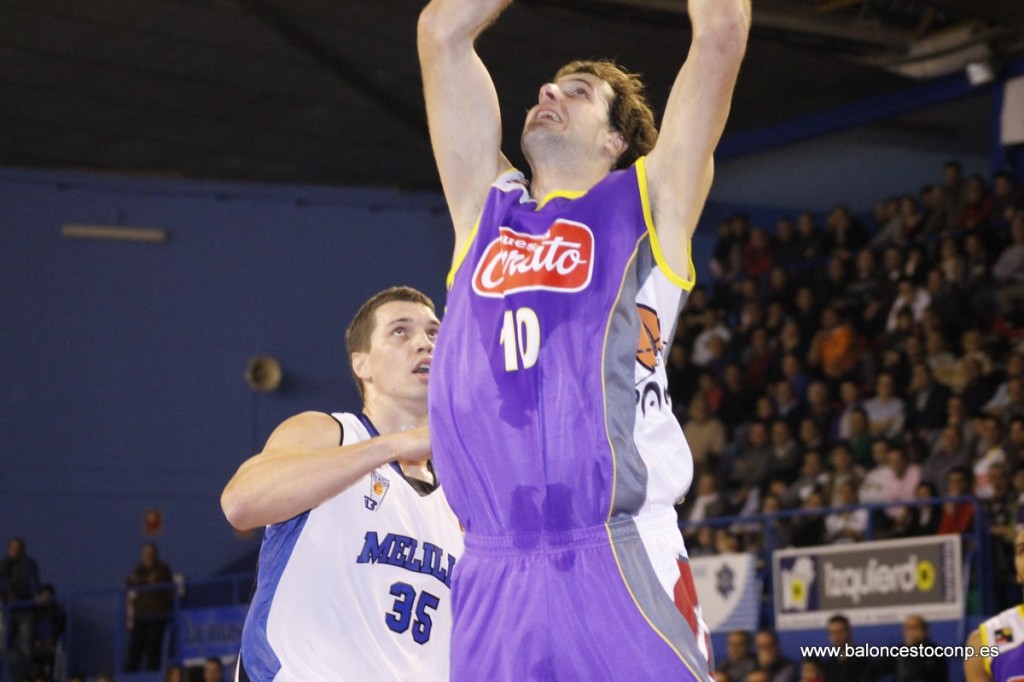 Urko Otegui fue el mejor ante Melilla. Foto www.baloncestoconp.es